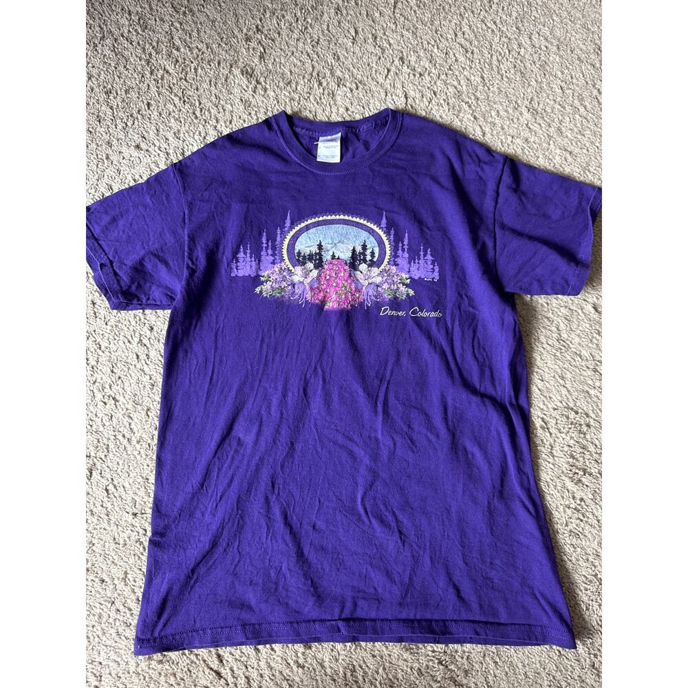 Gildan Heavy Cotton Purple Graphic T-Shirt - Denver, Colorado